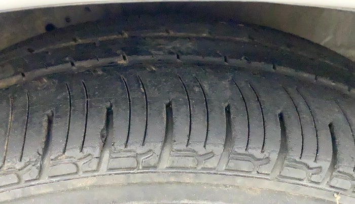 2012 Honda Brio S MT, Petrol, Manual, 89,819 km, Right Front Tyre Tread