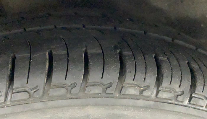 2012 Honda Brio S MT, Petrol, Manual, 89,819 km, Right Rear Tyre Tread