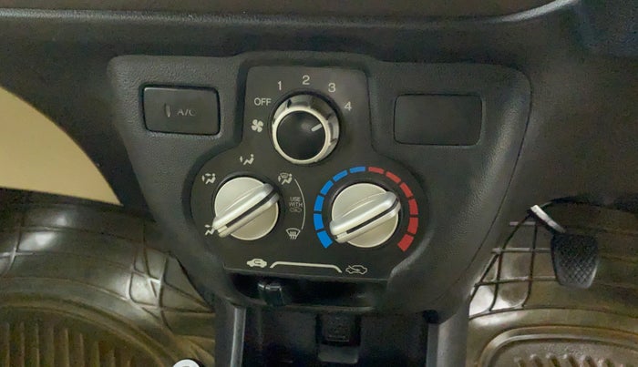 2012 Honda Brio S MT, Petrol, Manual, 89,819 km, AC Unit - Directional switch has minor damage