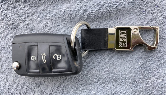 2015 Skoda Octavia ELEGANCE 1.8 TSI AT, Petrol, Automatic, 92,413 km, Key Close Up