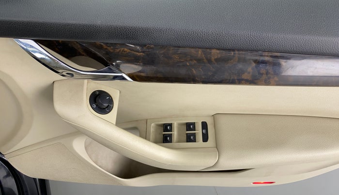 2015 Skoda Octavia ELEGANCE 1.8 TSI AT, Petrol, Automatic, 92,413 km, Driver Side Door Panels Control