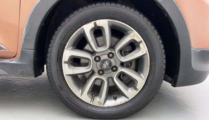 2015 Hyundai i20 Active 1.4 SX, Diesel, Manual, 1,43,498 km, Right Front Wheel