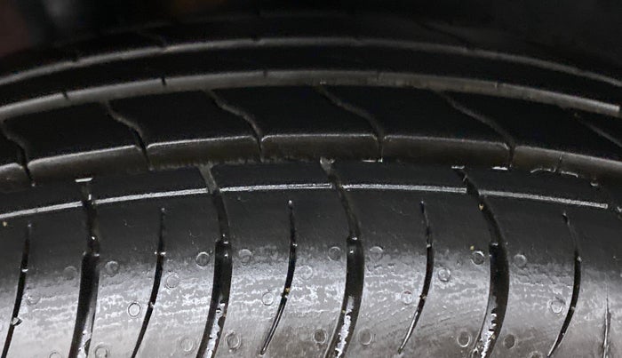 2016 Hyundai Creta SX 1.6 DIESEL, Diesel, Manual, 62,795 km, Right Rear Tyre Tread