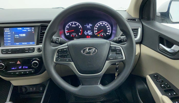 2018 Hyundai Verna 1.6 SX VTVT, Petrol, Manual, 18,889 km, Steering Wheel Close Up