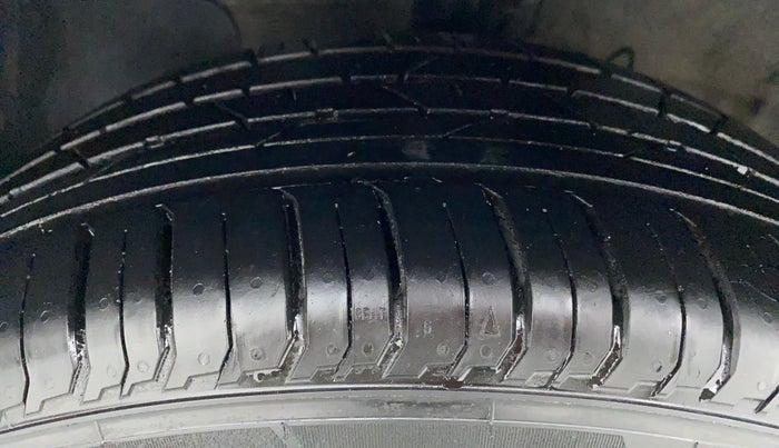 2018 Hyundai Verna 1.6 SX VTVT, Petrol, Manual, 18,889 km, Left Front Tyre Tread