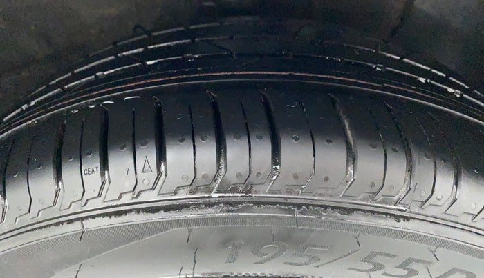 2018 Hyundai Verna 1.6 SX VTVT, Petrol, Manual, 18,889 km, Right Front Tyre Tread