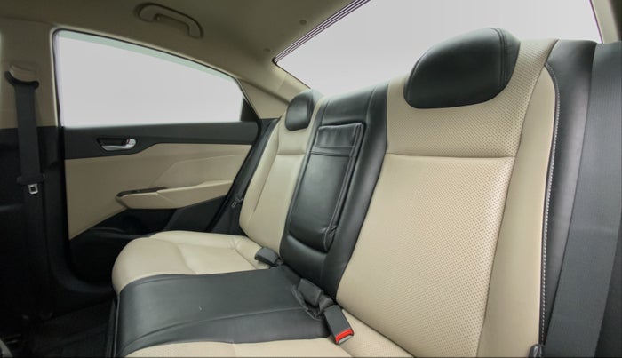 2018 Hyundai Verna 1.6 SX VTVT, Petrol, Manual, 18,889 km, Right Side Rear Door Cabin