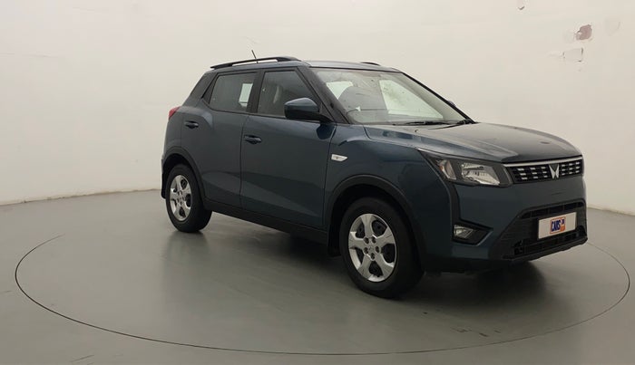 2022 Mahindra XUV300 W6 1.5 DIESEL AMT, Diesel, Automatic, 11,461 km, Right Front Diagonal
