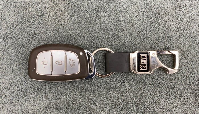 2015 Hyundai Grand i10 ASTA 1.2 KAPPA VTVT, Petrol, Manual, 39,657 km, Key Close Up