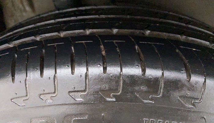2017 Maruti IGNIS DELTA 1.2 K12, Petrol, Manual, 8,454 km, Right Rear Tyre Tread