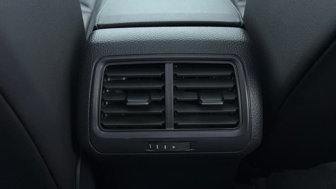 2019 Volkswagen Golf 110 Tsi Highline, Automatic, 73112 km, Rear A/C Vent