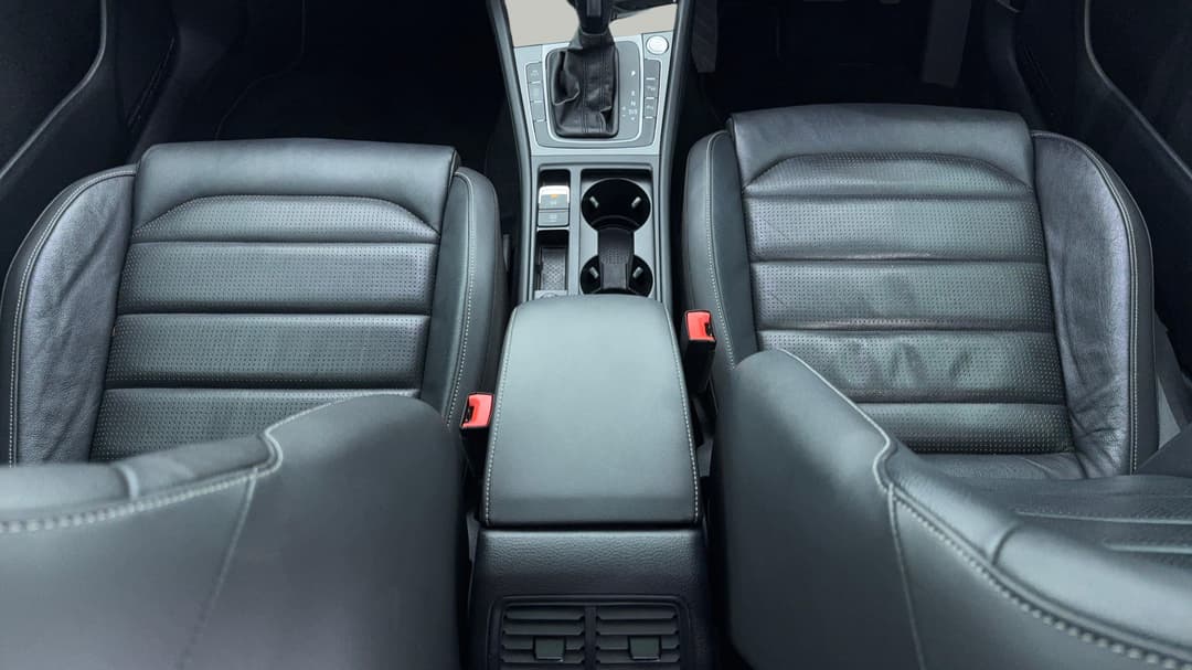 2019 Volkswagen Golf 110 Tsi Highline, Automatic, 73112 km, Center Console