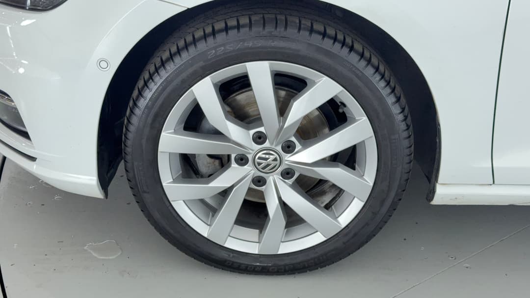 2019 Volkswagen Golf 110 Tsi Highline, Automatic, 73112 km, Left Front Wheel