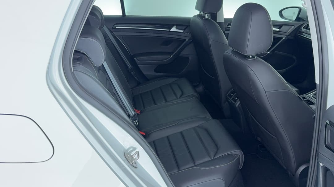 2019 Volkswagen Golf 110 Tsi Highline, Automatic, 73112 km, Right Side Rear Door Cabin View