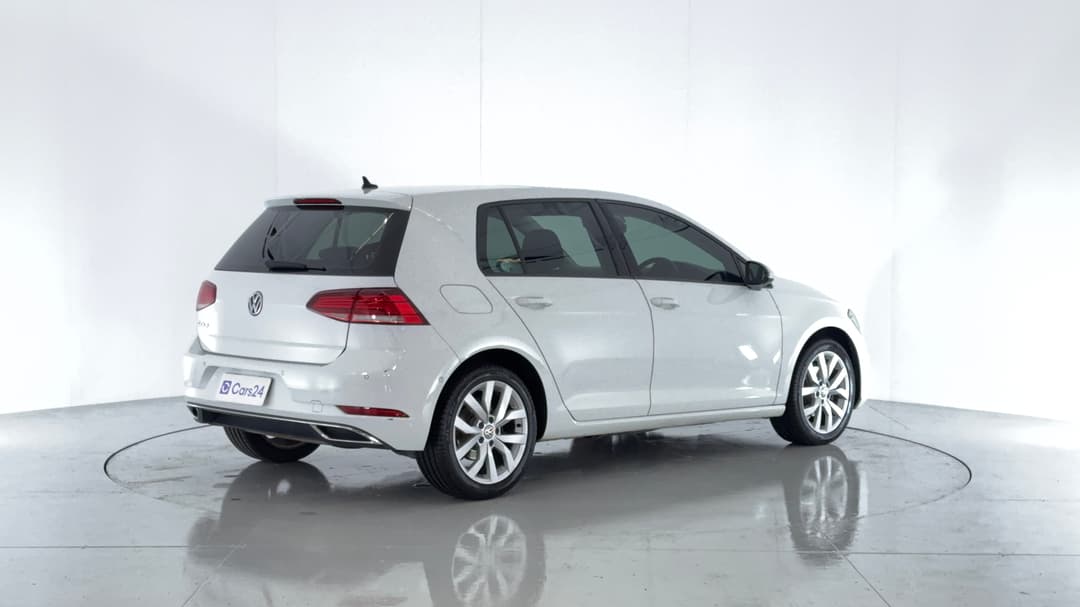 2019 Volkswagen Golf 110 Tsi Highline, Automatic, 73112 km, Right Back Diagonal (45- Degree) View