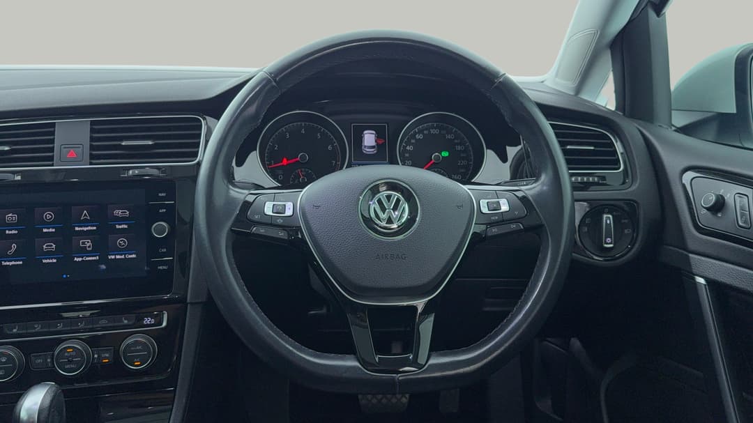 2019 Volkswagen Golf 110 Tsi Highline, Automatic, 73112 km, Steering Wheel Close-up
