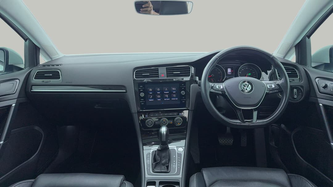 2019 Volkswagen Golf 110 Tsi Highline, Automatic, 73112 km, Dashboard View
