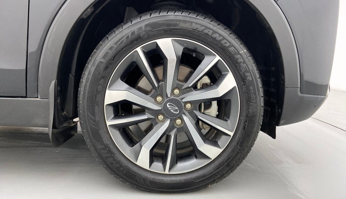 2020 Mahindra XUV300 W8(O), Diesel, Manual, 10,441 km, Right Front Wheel