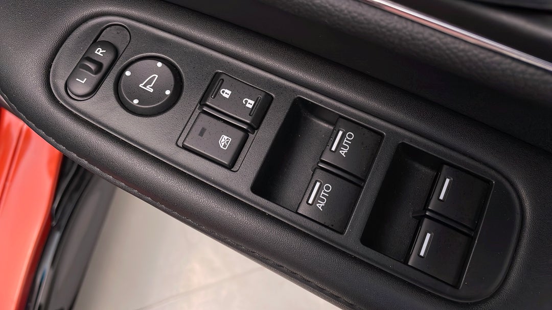 2020 Honda HR-V Rs, Automatic, 12125 km, Drivers Side Door Panel Controls