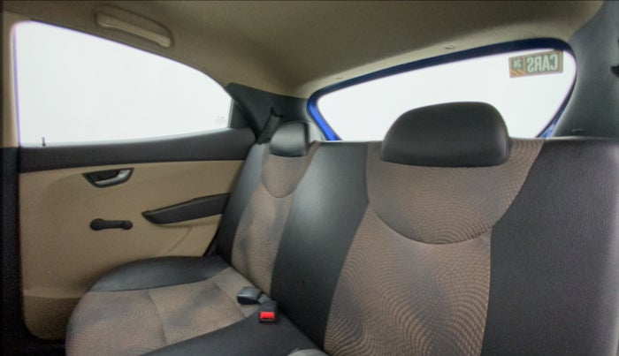 2014 Hyundai Eon SPORTZ, Petrol, Manual, 36,427 km, Right Side Rear Door Cabin