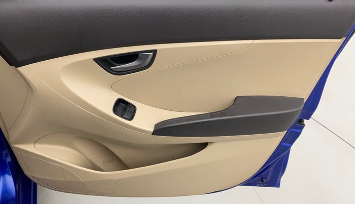 2014 Hyundai Eon SPORTZ, Petrol, Manual, 36,427 km, Driver Side Door Panels Control