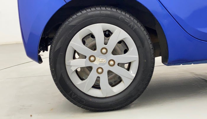 2014 Hyundai Eon SPORTZ, Petrol, Manual, 36,427 km, Right Rear Wheel