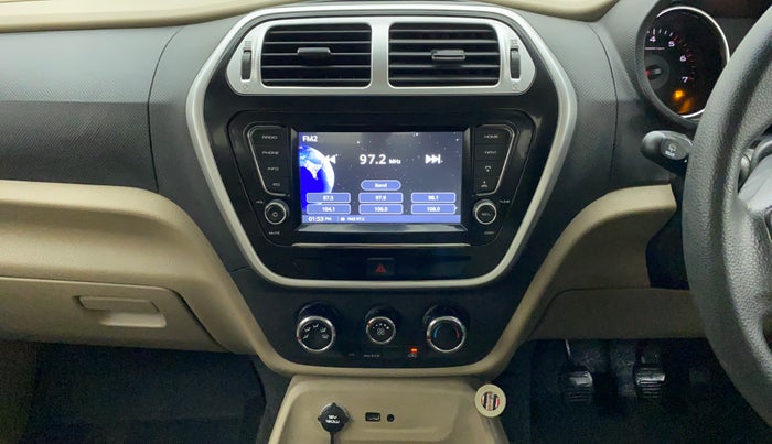 2018 Mahindra TUV300 T10 DUAL TONE, Diesel, Manual, 51,311 km, Air Conditioner