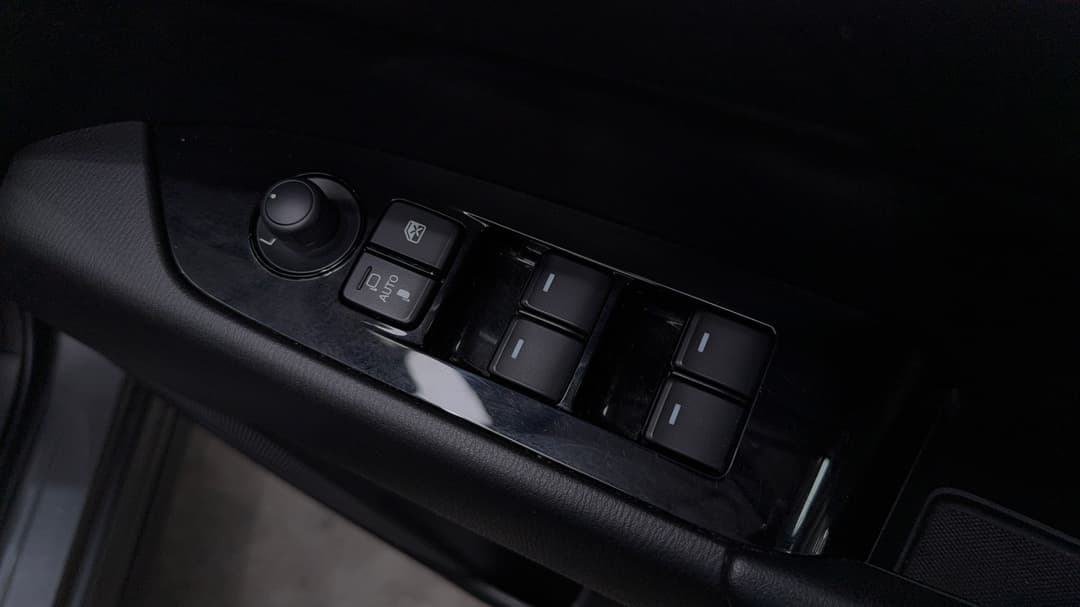 2020 Mazda CX-5 Touring (4x4), Automatic, 47916 km, Drivers Side Door Panel Controls