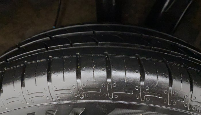 2022 Hyundai AURA S 1.2 CNG, CNG, Manual, 32,830 km, Left Rear Tyre Tread