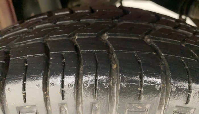 2011 Maruti Alto LXI, Petrol, Manual, 52,280 km, Left Rear Tyre Tread
