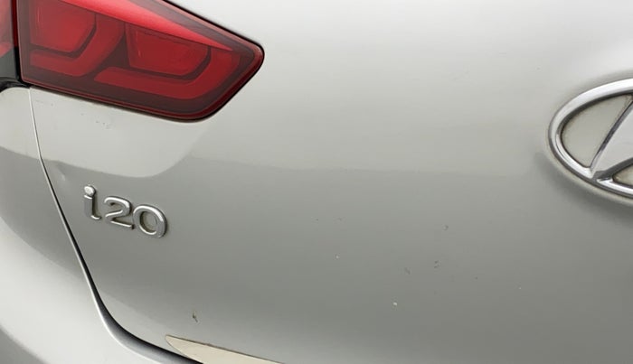 2015 Hyundai Elite i20 SPORTZ 1.2, Petrol, Manual, 84,176 km, Dicky (Boot door) - Slightly dented