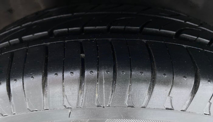 2014 Honda Amaze 1.2 VXMT I VTEC, Petrol, Manual, 31,001 km, Right Rear Tyre Tread