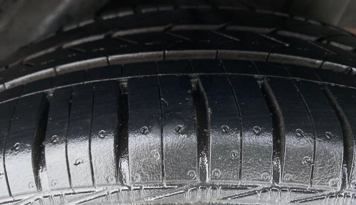 2014 Honda Amaze 1.2 VXMT I VTEC, Petrol, Manual, 31,001 km, Left Rear Tyre Tread