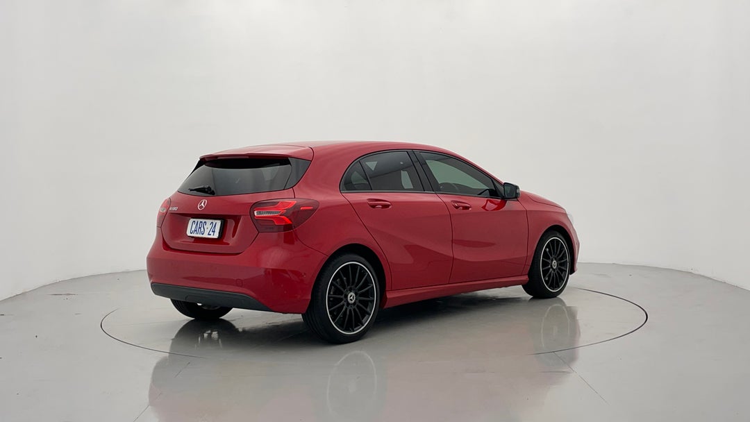 Right Back Diagonal (45- Degree) View