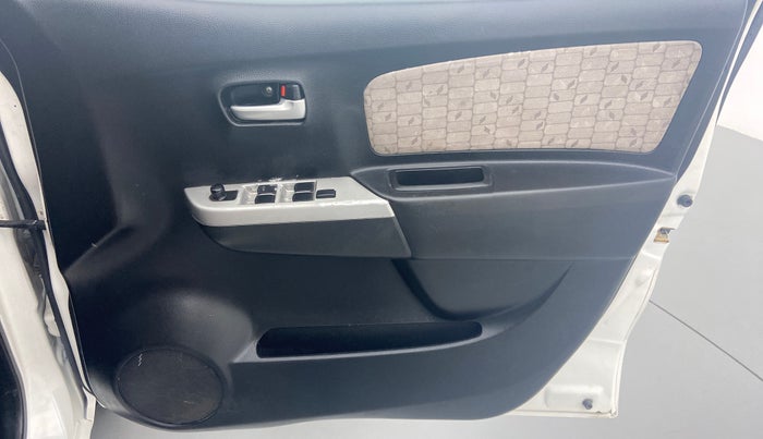 2013 Maruti Wagon R 1.0 VXI, Petrol, Manual, 59,117 km, Driver Side Door Panels Control