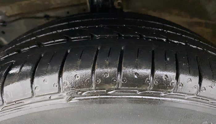2021 Maruti Ciaz ALPHA 1.5 SHVS PETROL, Petrol, Manual, 20,760 km, Left Front Tyre Tread