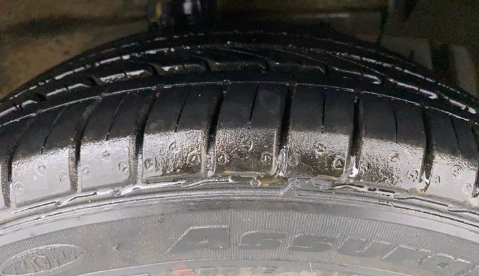2021 Maruti Ciaz ALPHA 1.5 SHVS PETROL, Petrol, Manual, 20,760 km, Right Front Tyre Tread