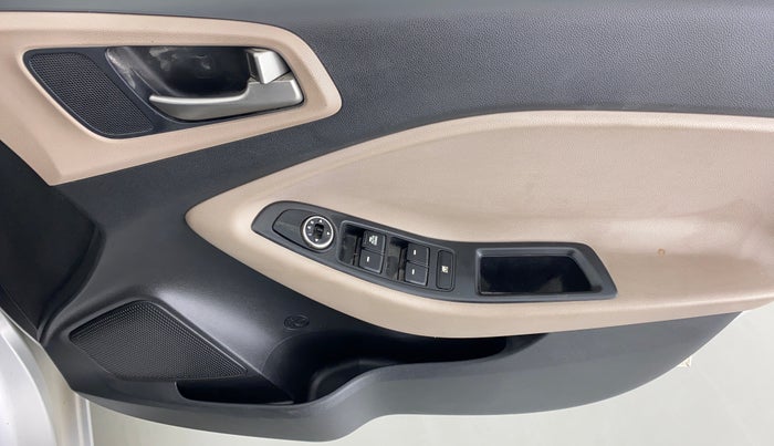 2016 Hyundai Elite i20 MAGNA 1.2, Petrol, Manual, 39,100 km, Driver Side Door Panels Control