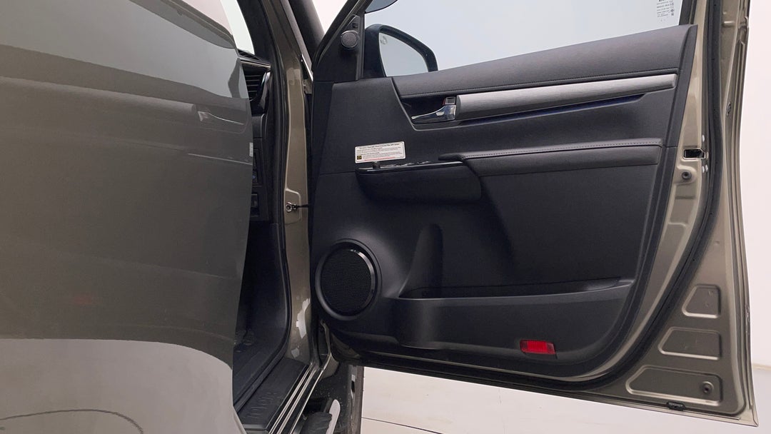 2021 Toyota Hilux Rugged X (4x4), Automatic, 37147 km, Speaker View