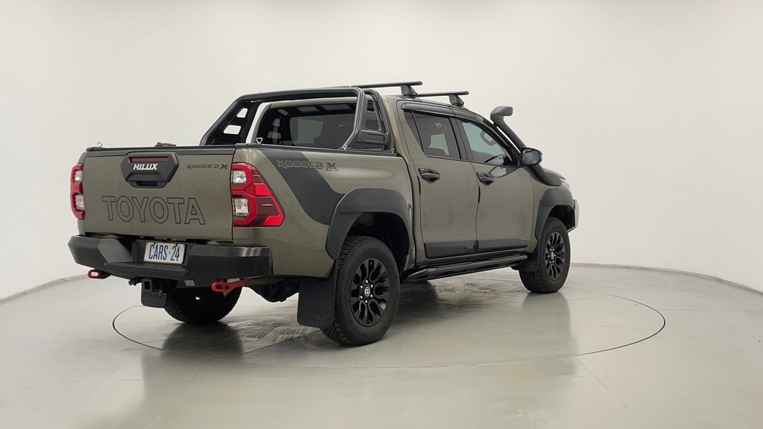 2021 Toyota Hilux Rugged X (4x4), Automatic, 37147 km, Right Back Diagonal (45- Degree) View