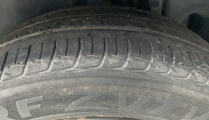 2012 Maruti Ertiga VDI ABS, Diesel, Manual, 1,18,025 km, Left Rear Tyre Tread
