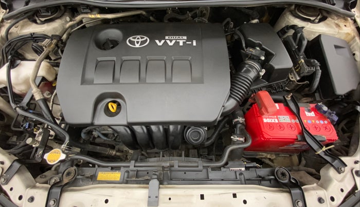 2013 Toyota Corolla Altis GL PETROL, Petrol, Manual, 1,19,199 km, Open Bonet