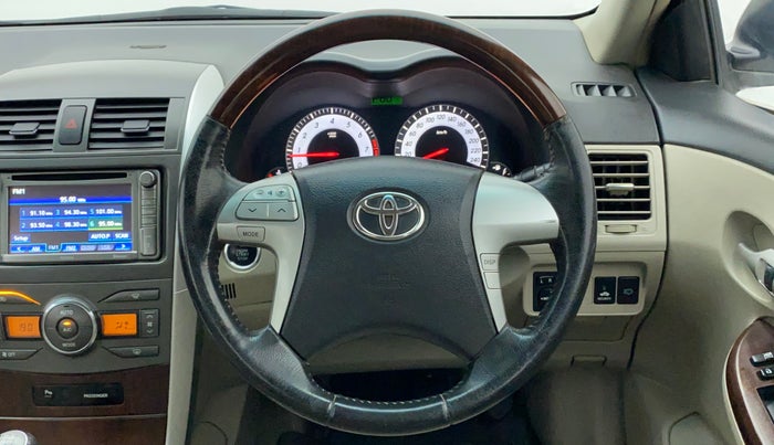 2013 Toyota Corolla Altis GL PETROL, Petrol, Manual, 1,19,199 km, Steering Wheel Close Up