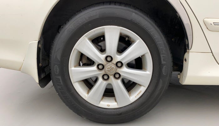 2013 Toyota Corolla Altis GL PETROL, Petrol, Manual, 1,19,199 km, Right Rear Wheel