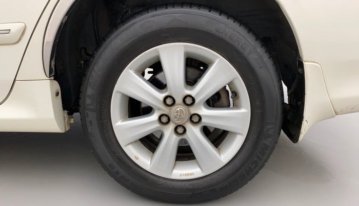 2013 Toyota Corolla Altis GL PETROL, Petrol, Manual, 1,19,199 km, Left Rear Wheel