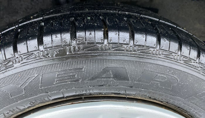 2014 Hyundai Grand i10 SPORTZ 1.2 KAPPA VTVT, Petrol, Manual, 66,628 km, Right Rear Tyre Tread