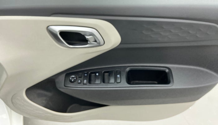 2020 Hyundai AURA SX (O) MT, Petrol, Manual, 9,496 km, Driver Side Door Panels Control