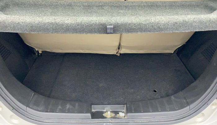2018 Maruti Wagon R 1.0 VXI AMT, Petrol, Automatic, 16,686 km, Boot Inside
