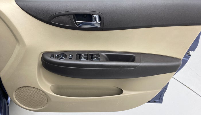 2012 Hyundai i20 MAGNA O 1.2, Petrol, Manual, 78,965 km, Driver Side Door Panels Control