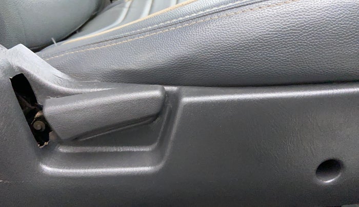2017 Maruti Alto K10 VXI P, Petrol, Manual, 23,505 km, Driver Side Adjustment Panel